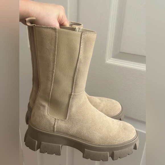 Aqua Shoes - Suede and Leather Aqua Lug Chelsea Boots